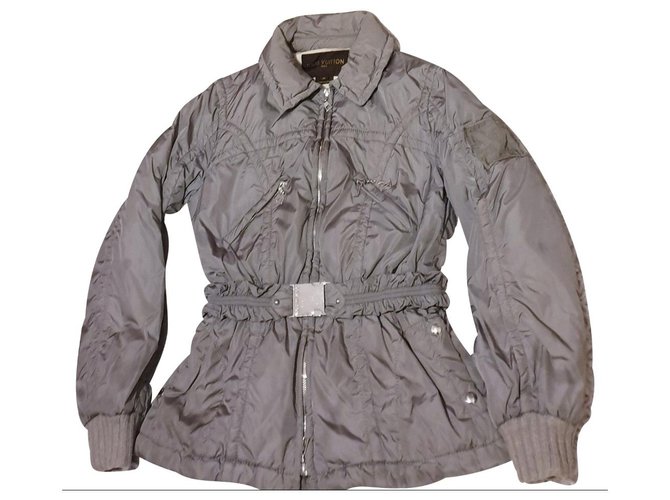 Louis Vuitton down jacket 40 Grey Metallic Silk Polyamide ref.170419 - Joli  Closet