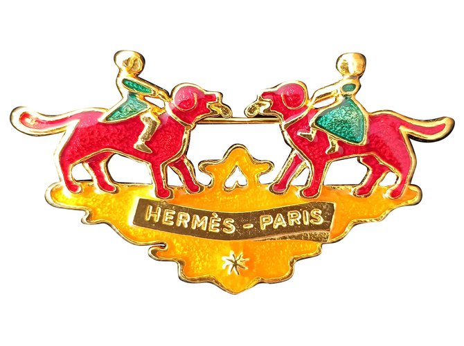 Hermès Alfinetes e broches Dourado Metal  ref.170561