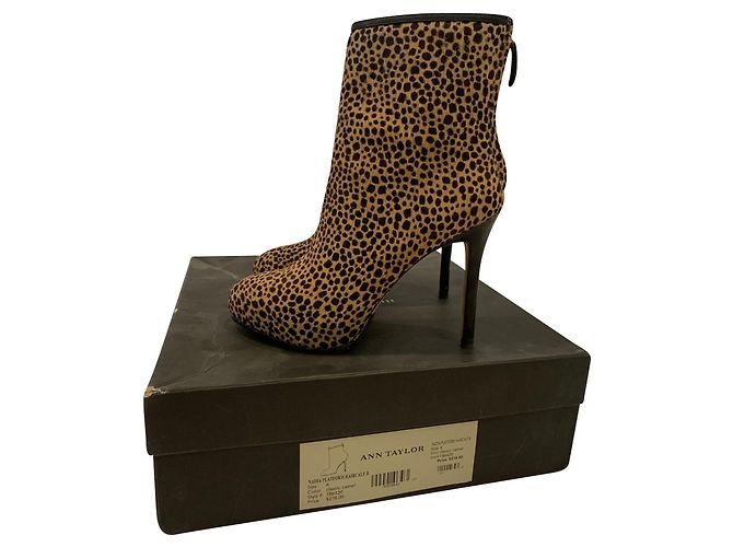 Botas de tornozelo Ann Taylor em couro e pele de pônei Marrom Preto 36