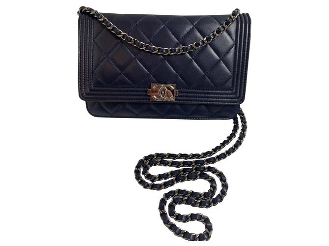Wallet On Chain Chanel Navy blue Leather  ref.172105
