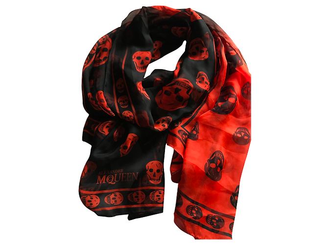 Bufanda de chifón con calavera de Alexander McQueen