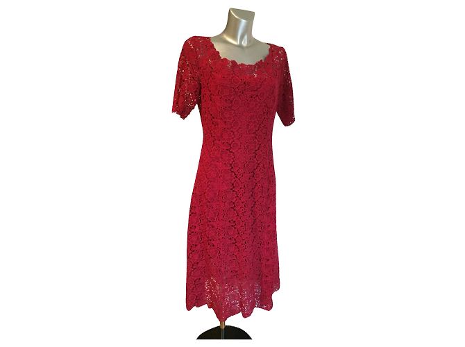Armand Ventilo vestido vermelho