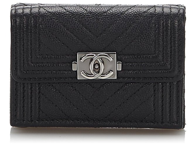 Chanel Black Leather Tri-Fold Boy Kleine Geldbörse Schwarz Leder  ref.172311
