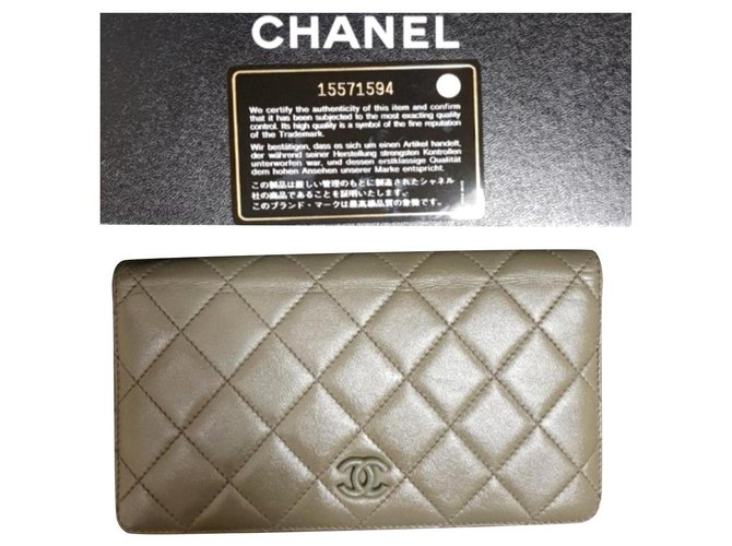 Chanel olive green Yen lambskin wallet Leather  ref.172443