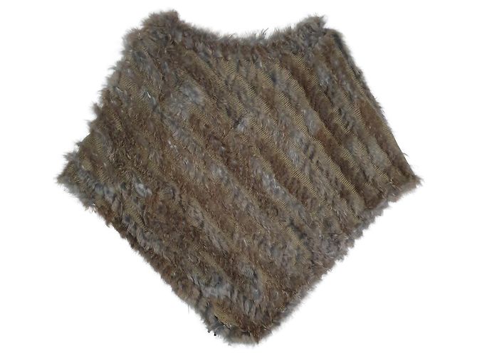 Autre Marque Soya Concept Kaninchen Poncho aus Acryl Mehrfarben
