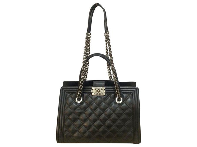 Chanel Handbags Black Leather  ref.173331