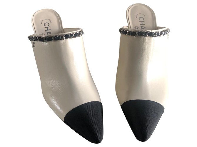 Mules heels chanel Beige Leather ref.173388 - Joli Closet