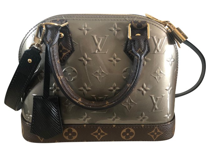 Louis Vuitton Alma Bb Black EPI