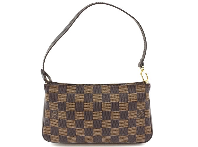 louis vuitton checkered pochette