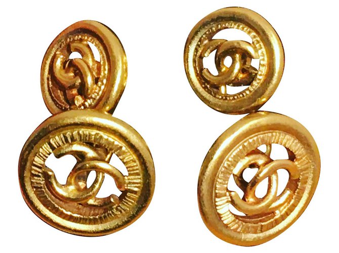 Chanel Brincos Dourado Metal  ref.173590
