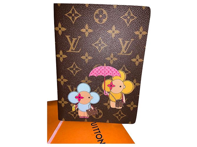 Organizer Notebook Louis Vuitton Vivienne in esclusiva per il Giappone Multicolore