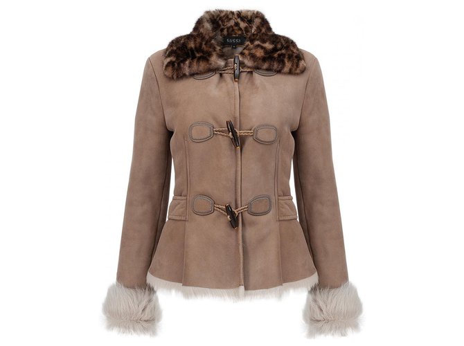 Gucci veste en peau de mouton avec col en vison Suede Beige  ref.173639