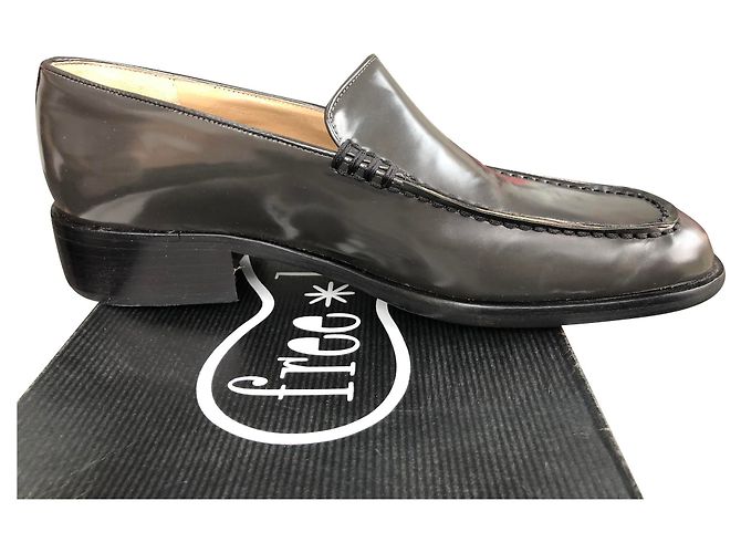 Mocasines Free Lance de charol gris