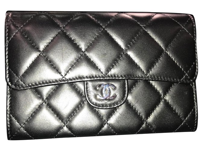 Trendy CC Chanel Classique Cuir Noir  ref.173729