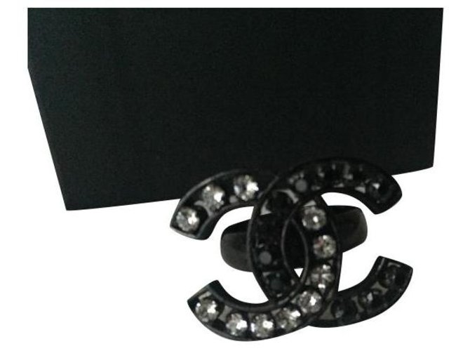 Chanel CC black & white rhinestones in black metal Metallic  ref.173810