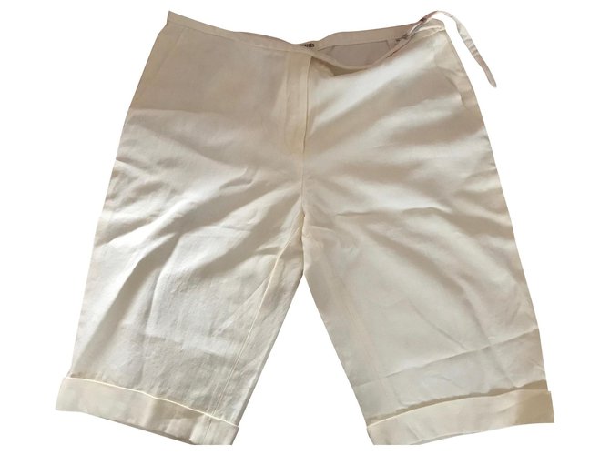 Hermès Pantalones cortos Blanco roto Lino  ref.173817