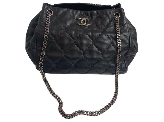 Chanel Black Leather  ref.174035