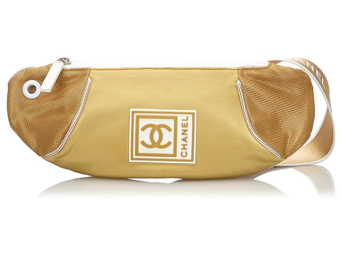 Sac ceinture en nylon Chanel Gold CC Sports Line Tissu Blanc Doré  ref.174087