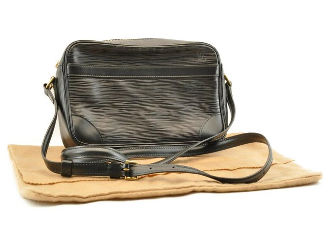 Louis Vuitton handbag Black  ref.174547
