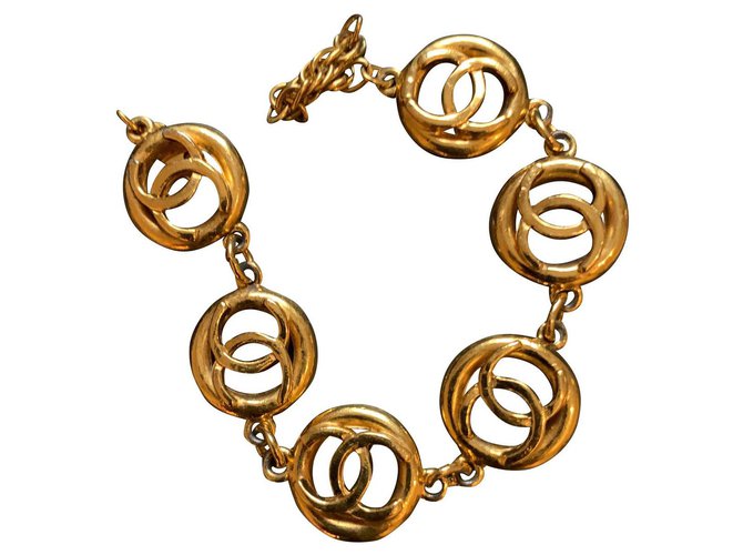 Chanel CC Dorado Metal  ref.174592