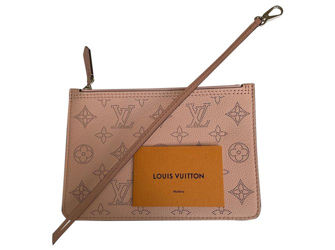 Louis Vuitton Mahina clutch pink Leather  ref.174615
