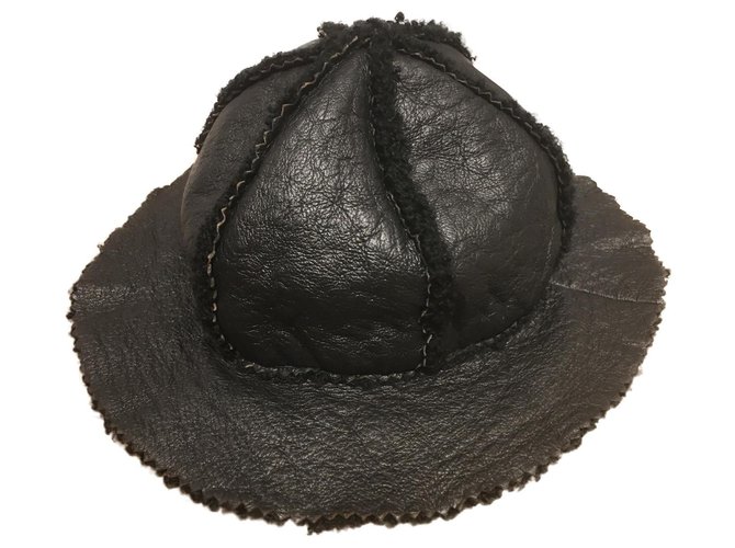 Chanel Chapeaux Cuir Laine Noir  ref.174687