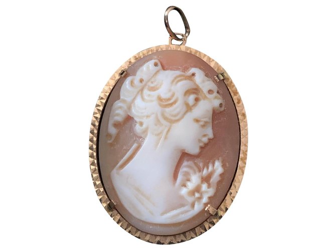 Autre Marque Magnificent Carnelian Cameo Pendant from the period 1950/60 Eggshell Yellow gold  ref.174707