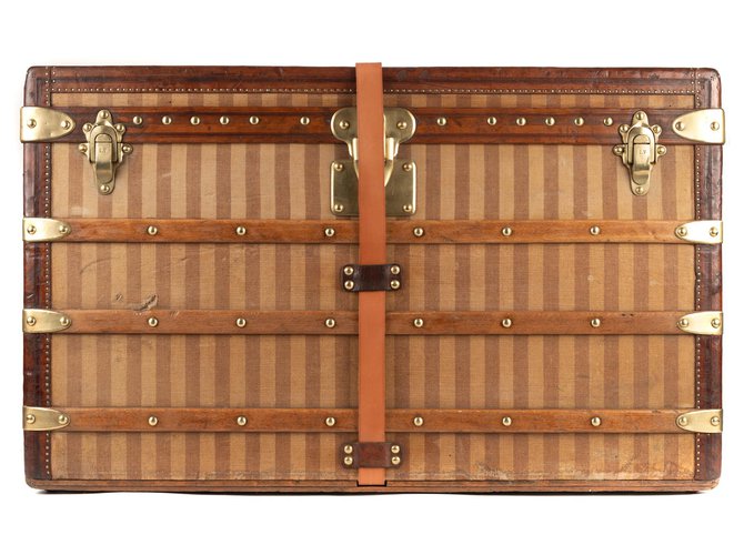Magnífico baúl vintage Louis Vuitton Courier en lona a rayas 1880/1890, perfecto para decoración de interiores Castaño Cuero Lienzo Metal Madera  ref.174758