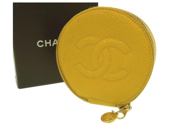 Chanel jóias caso Amarelo Couro  ref.174826