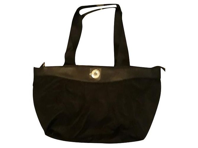 Bolsa de ombro em nylon preta Pierre Balmain Preto