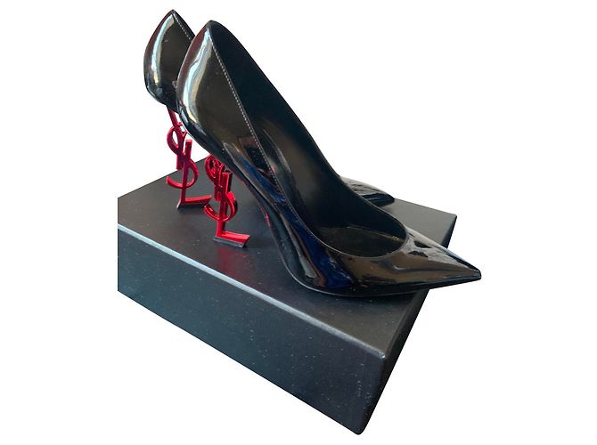 Décolleté Saint Laurent Opyum in Pelle Nero e Rosso Scuro Bordò