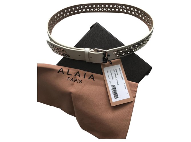 Alaïa Cinturón de cuero blanco con ojales Plata Metal  ref.174857