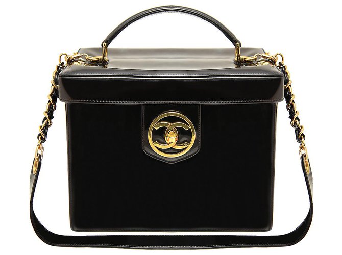 Chanel rare patent leather vanity bag Black  ref.174886