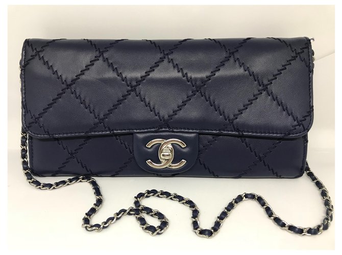 Wallet On Chain Chanel Handbags Navy blue Leather  ref.174936