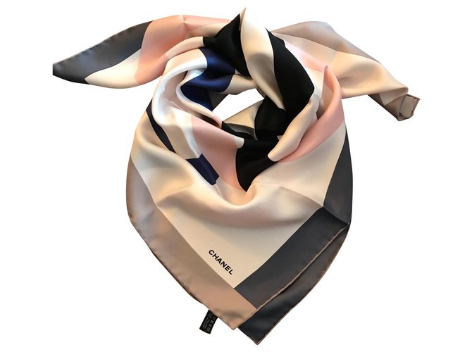 Chanel scarf Beige Silk  ref.175000