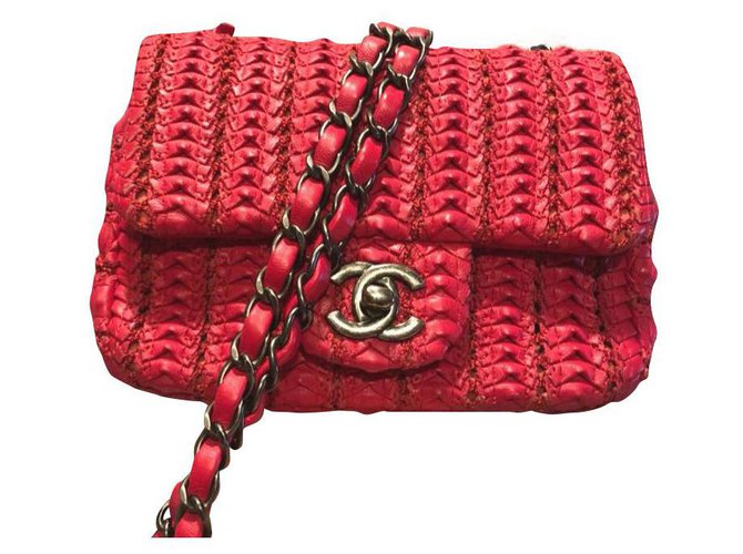 Mini sac à rabat carré en cuir rouge au crochet Chanel  ref.175027