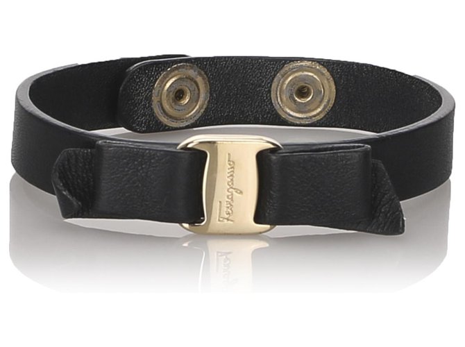 Salvatore Ferragamo Bracelet Wrap Ferragamo avec noeud Vara noir Cuir Veau façon poulain  ref.175392