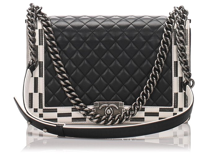 Bolso de solapa acolchado negro mediano Chanel Blanco Cuero  ref.175397