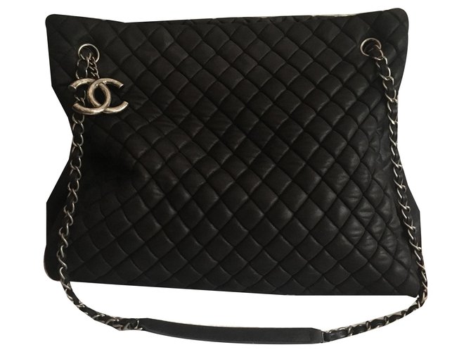 Chanel Handbags Black Leather  ref.175462