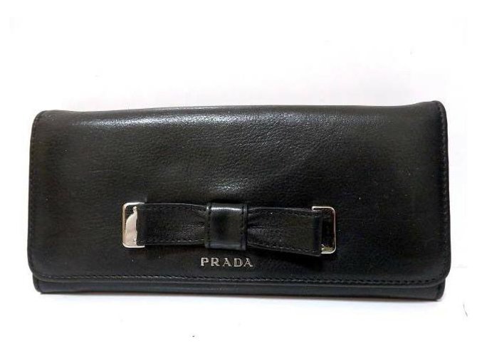 Prada leather wallet Black  ref.175495
