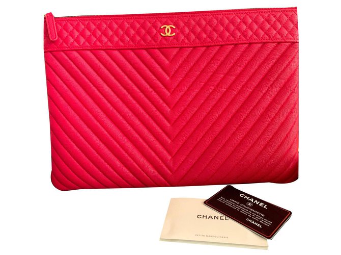 Chanel O-case Etui Chevron Caviar Large Pink Leather ref.175507 - Joli  Closet