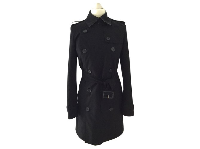 Burberry Trench coats Black Polyester  ref.175672