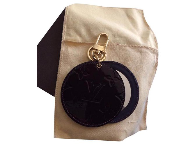 Louis Vuitton Bag charms Patent leather  ref.175743