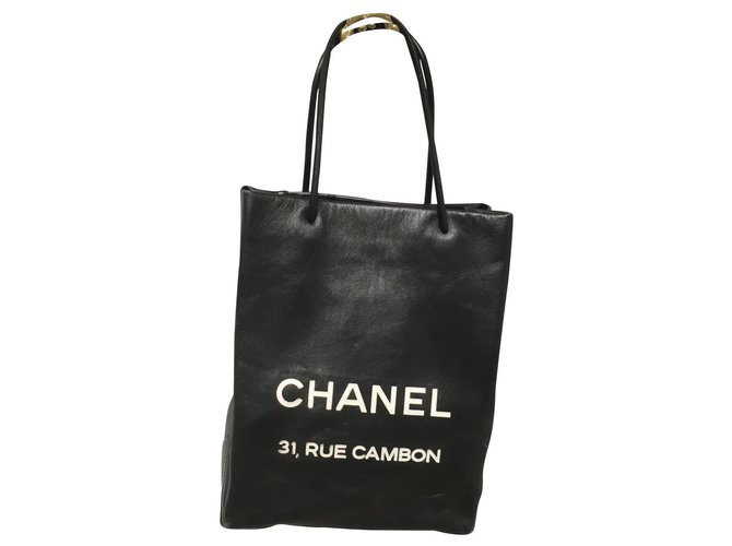 Chanel Totes Black White Leather  ref.175801