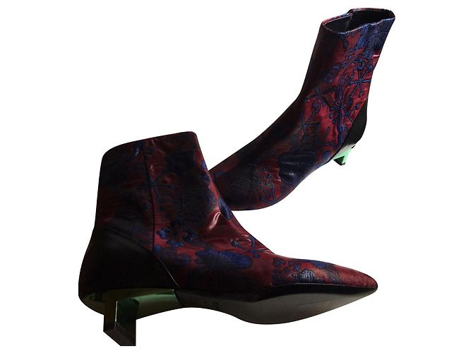 Botines Kenzo de piel burdeos con bordado azul Talla 38 Multicolor