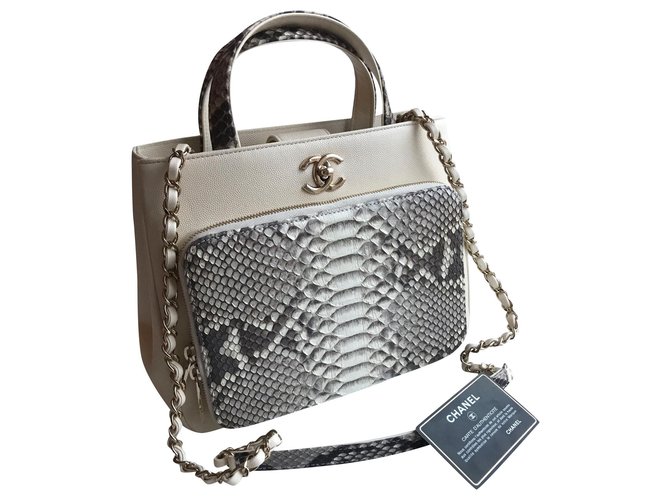Chanel NEW 2018 Tote full set Crossbody Bag Cuir Cuirs exotiques Écru  ref.175995