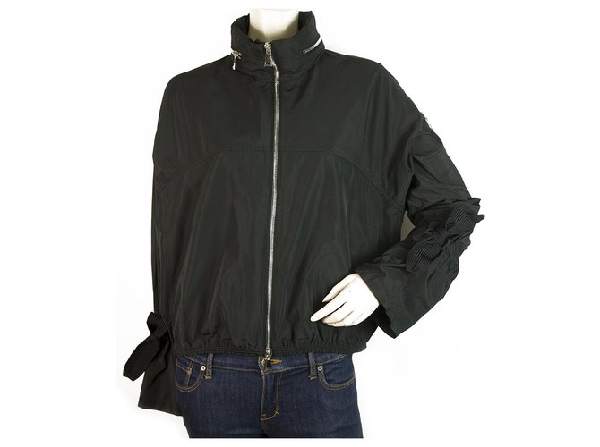Moncler Damas Women's Black Knot Cuff Retractable Hood Windbreaker Jacket Polyester  ref.176150