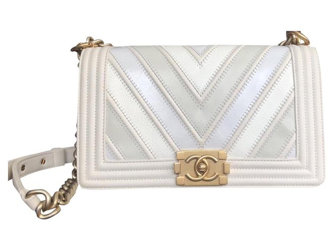 Chanel Boy Chevron Mix Medium Cream / White Bag de la colección Spring-Summer de Chanel 2016 Blanco Beige Dorado Crema Azul claro Cuero  ref.176363