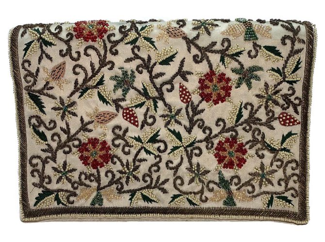 Chanel Clutch-Taschen Creme Seide  ref.176393
