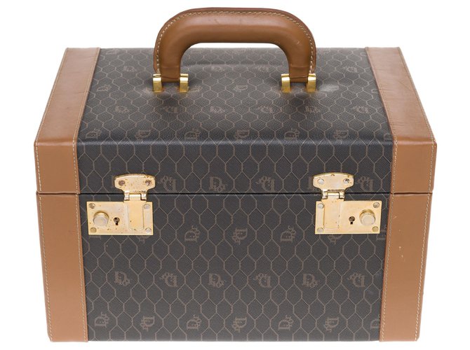 Highly Collectable Gucci Gg Supreme Monogram Steamer Trunk